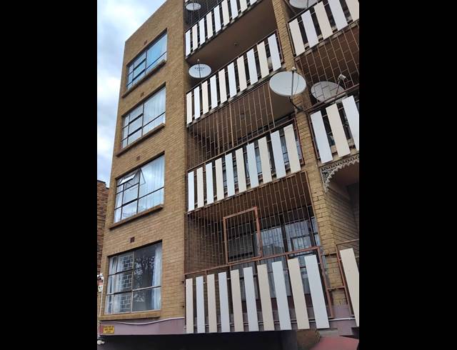 3 BEDROOM FLAT FOR SALE IN VEREENIGING CENTRAL